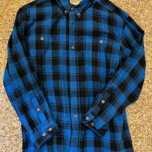 Men’s Duluth shirt